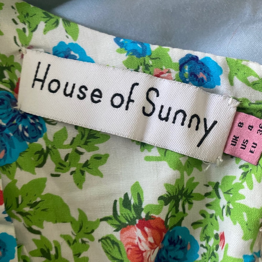 House of Sunny Floral Crop Top - Picture 5 of 5